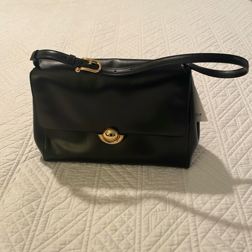Furla Italian leather medium shoulder bag, brand new, never used
